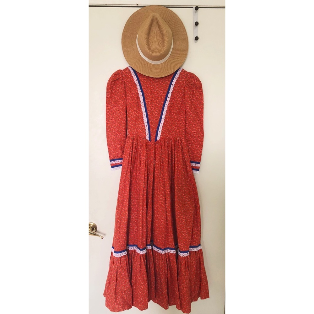 1970s Vintage Prairie Floral Maxi Dress